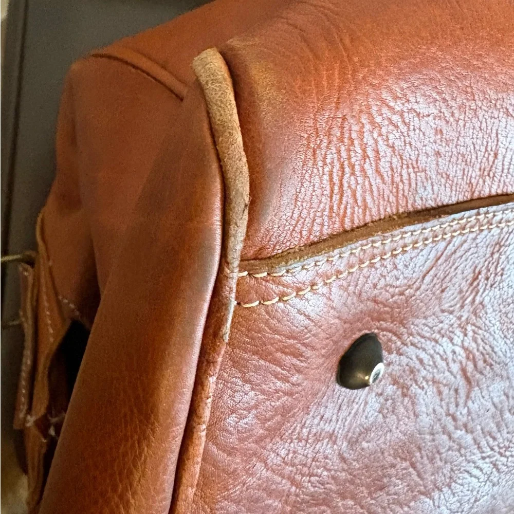 MUST SEE! 11”Hx22”Wx11”D Vintage, X-Large Leather Duffel Bag in Rich Brown